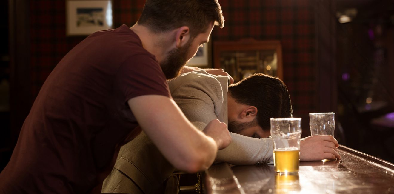 Quando a pessoa é considerada alcoólatra?